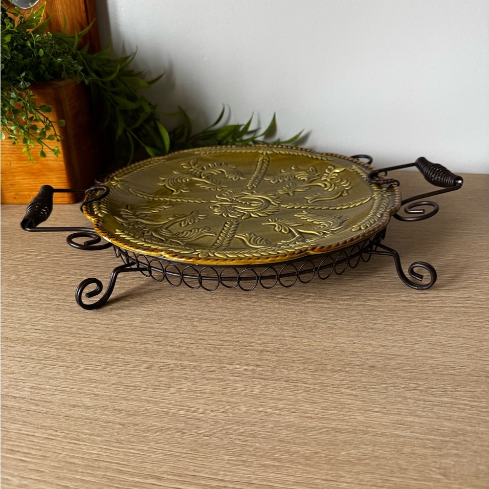 Decorative Green Pottery Plate with Black Metal Stand